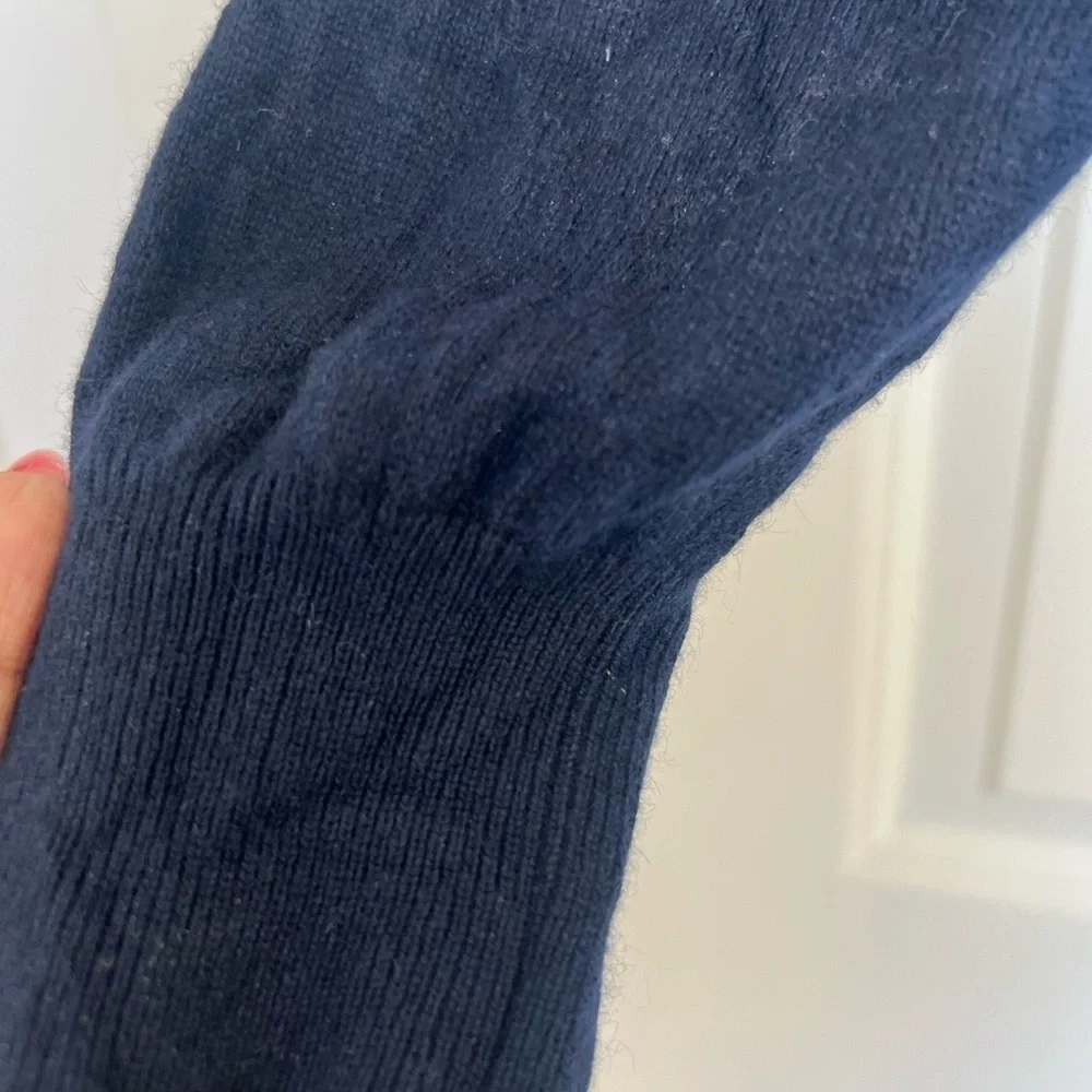 Hathaway Platinum 50/50 Cashmere/Silk Made In Italy Navy Blue Sweater In Size XL